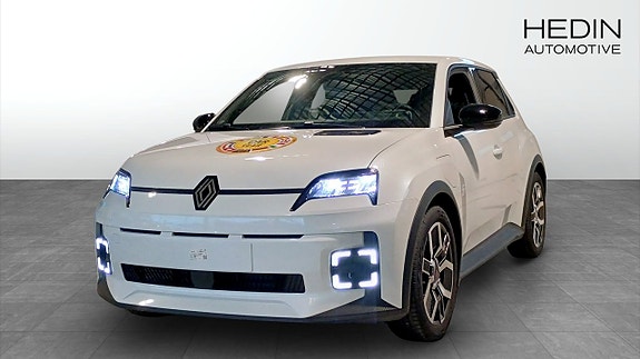 Renault 5 E-Tech 9 of 12