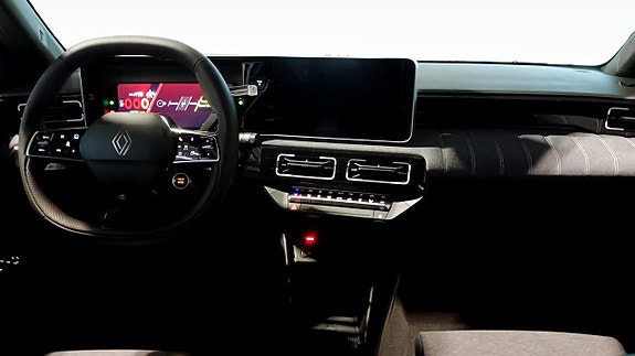 Renault 5 E-Tech 4 of 5