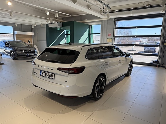 Skoda Superb 4 of 5