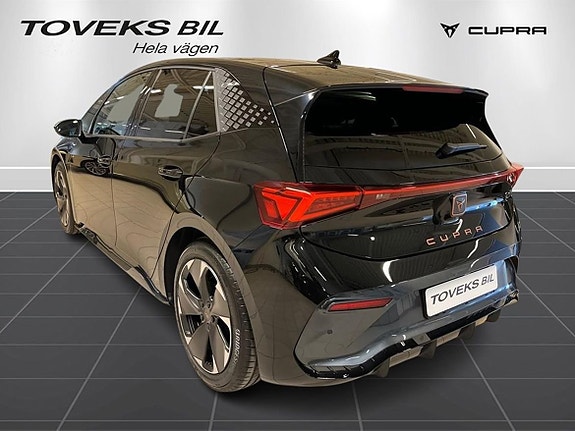 Cupra Born 4 of 5