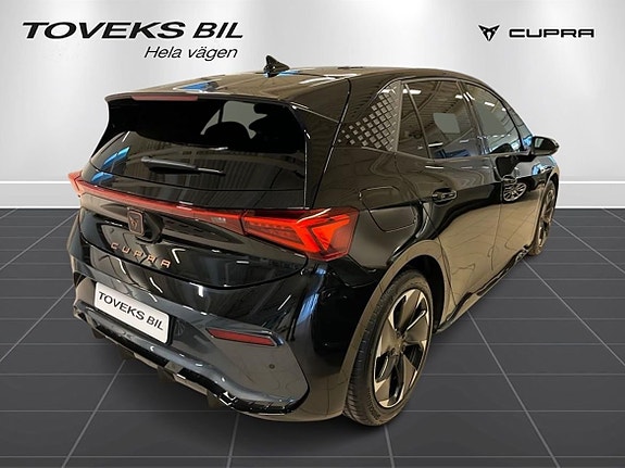Cupra Born 2 of 5