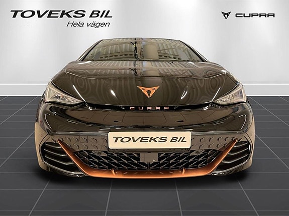 Cupra Born 7 of 21