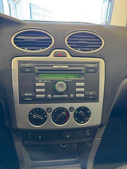 Ford Focus 12 of 12
