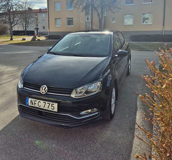 Volkswagen Polo 2 of 5