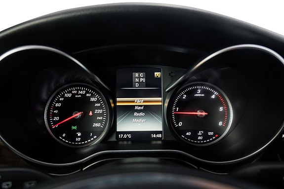 Mercedes-Benz V250 15 of 26