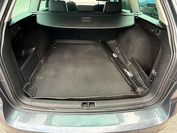 Volkswagen Passat Alltrack 10 of 21