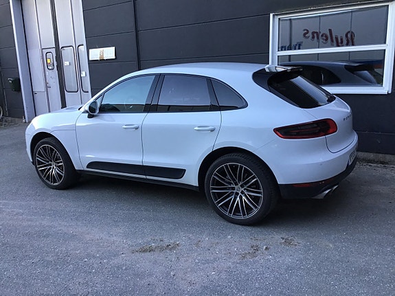 Porsche Macan S 8 of 8