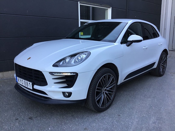 Porsche Macan S 7 of 8