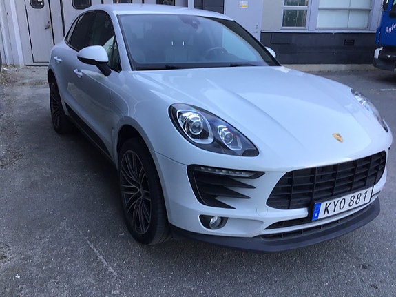 Porsche Macan S 6 of 8