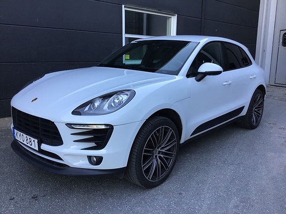 Porsche Macan S 2 of 5