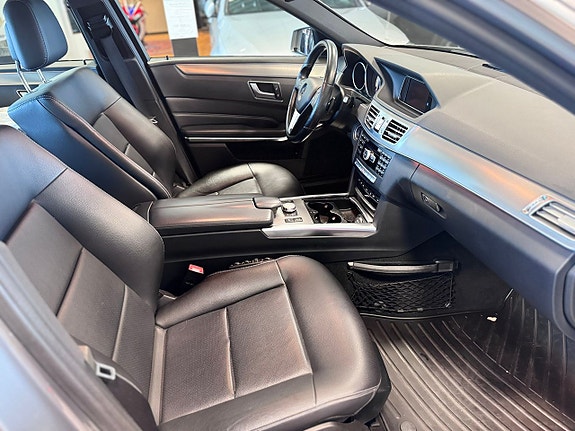 Mercedes-Benz E250 9 of 13