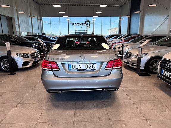 Mercedes-Benz E250 5 of 5