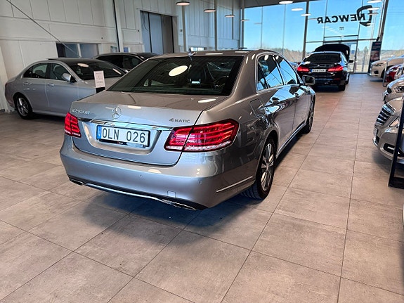 Mercedes-Benz E250 6 of 13