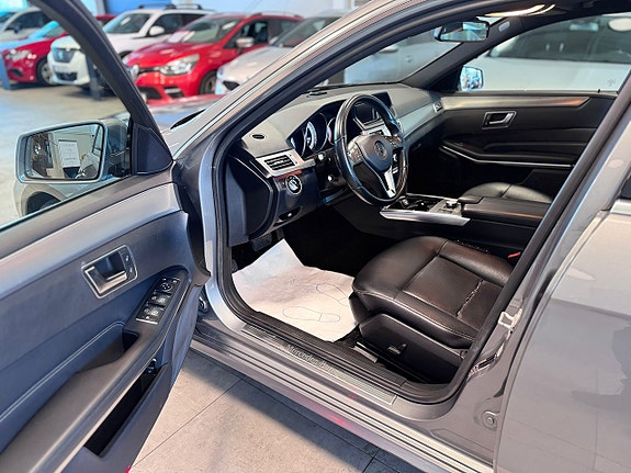 Mercedes-Benz E250 11 of 13