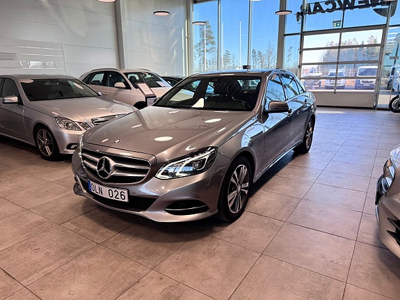 Mercedes-Benz E250 3 of 5