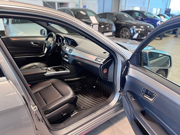 Mercedes-Benz E250 8 of 13
