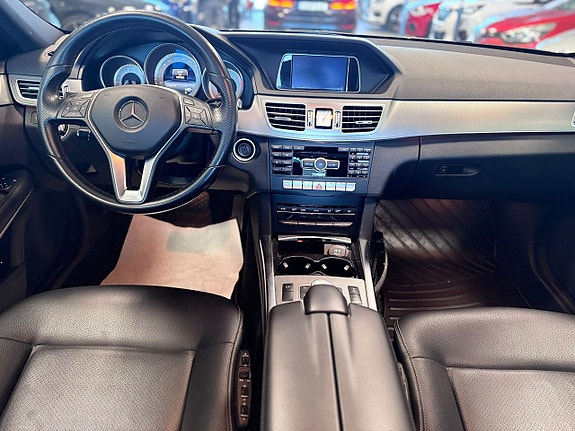 Mercedes-Benz E250 7 of 13