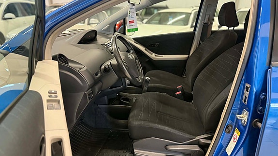 Toyota Yaris 11 of 14