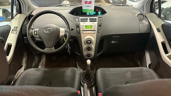 Toyota Yaris 14 of 14