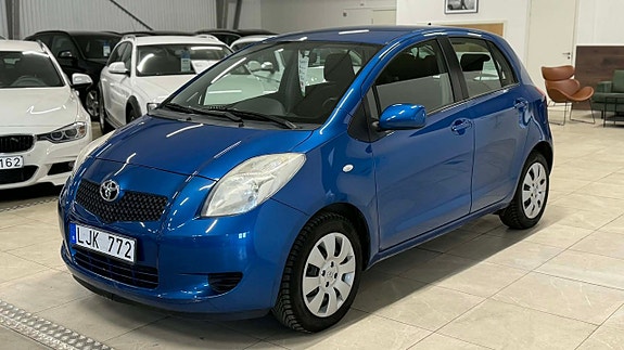 Toyota Yaris 3 of 14