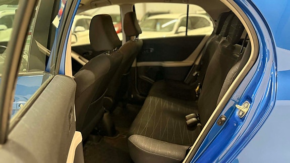 Toyota Yaris 13 of 14