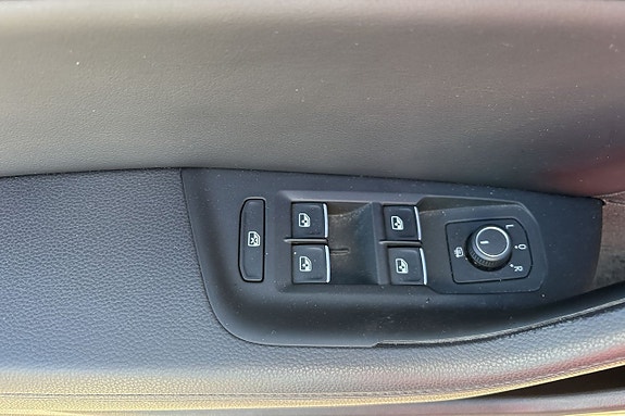 Volkswagen Passat 11 of 17