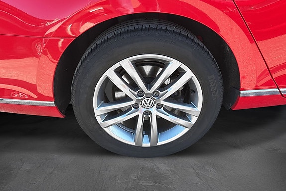 Volkswagen Passat 6 of 17