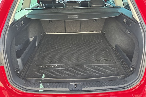 Volkswagen Passat 15 of 17