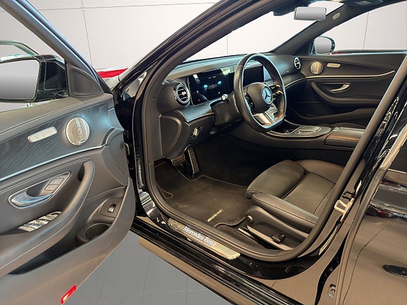 Mercedes-Benz E220 12 of 26