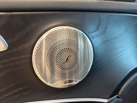 Mercedes-Benz E220 26 of 26