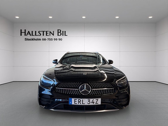 Mercedes-Benz E220 3 of 5