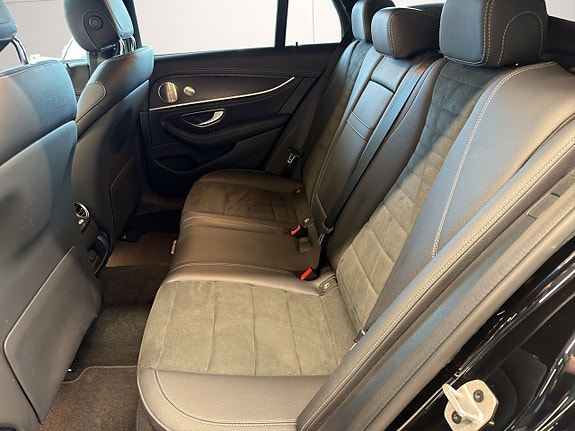 Mercedes-Benz E220 14 of 26