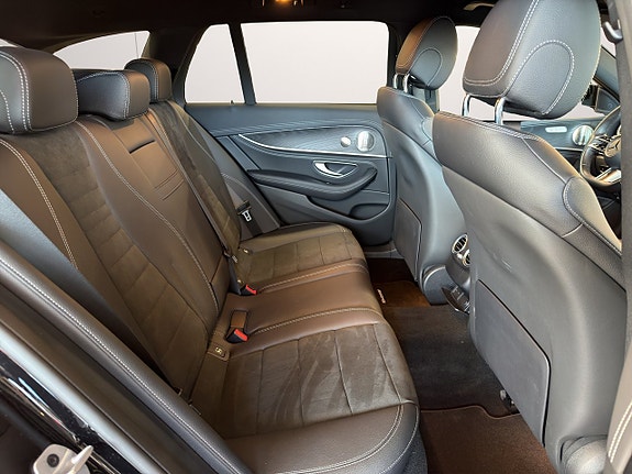Mercedes-Benz E220 17 of 26