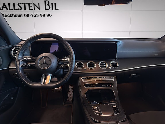 Mercedes-Benz E220 10 of 26