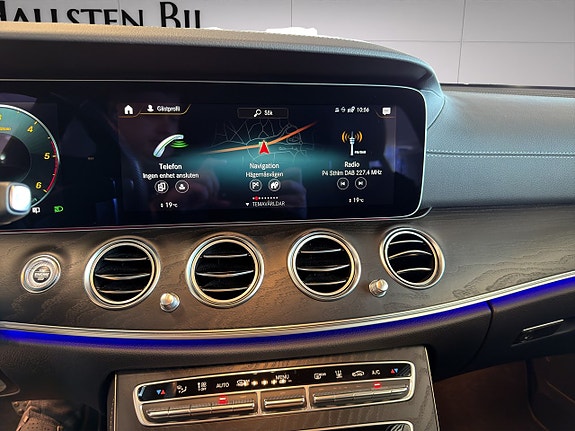 Mercedes-Benz E220 21 of 26