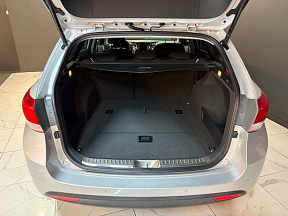 Hyundai i40 12 of 16
