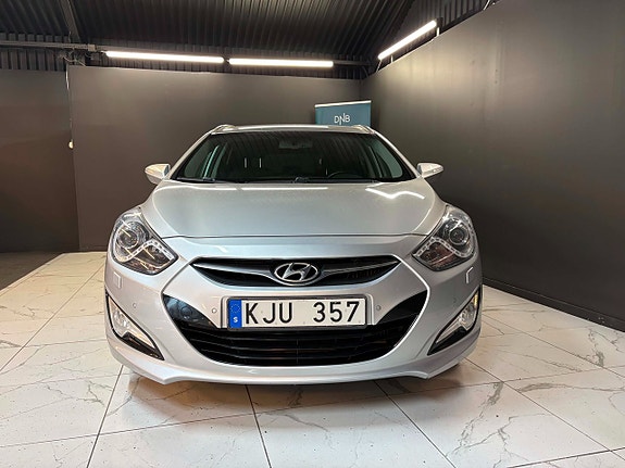 Hyundai i40 2 of 16