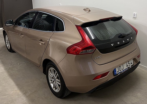 Volvo V40 6 of 11