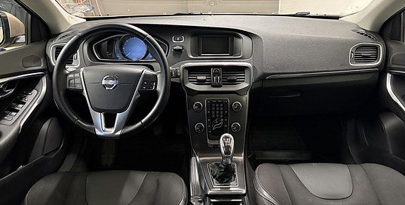 Volvo V40 7 of 11