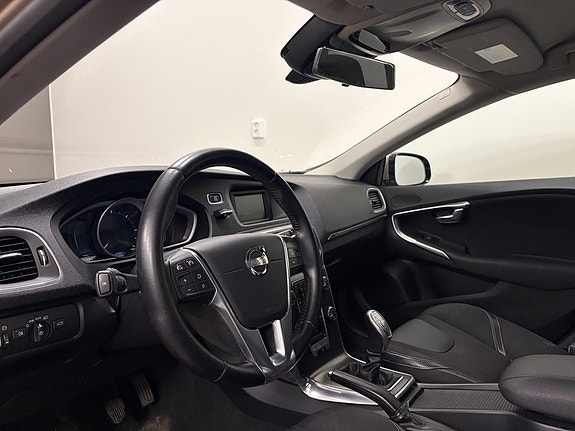 Volvo V40 8 of 11