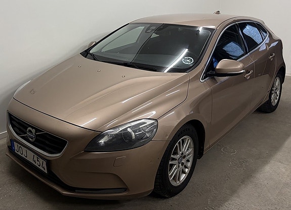 Volvo V40 4 of 11