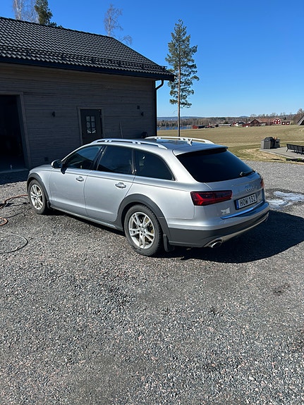Audi A6 allroad 2 of 4