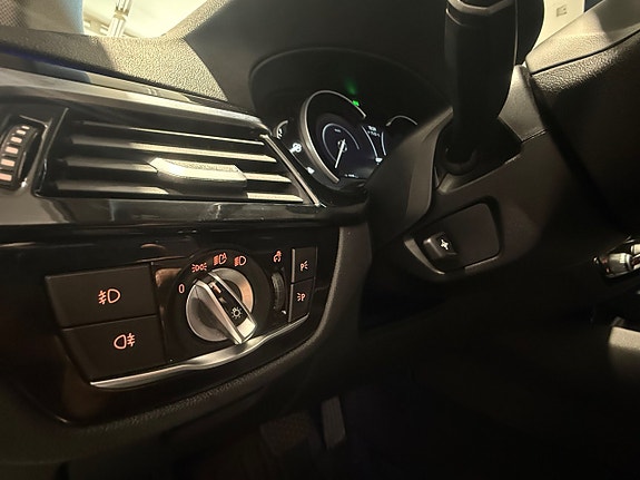 BMW 530e 8 of 28