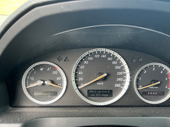 Mercedes-Benz C220 7 of 7