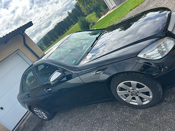 Mercedes-Benz C220 3 of 7