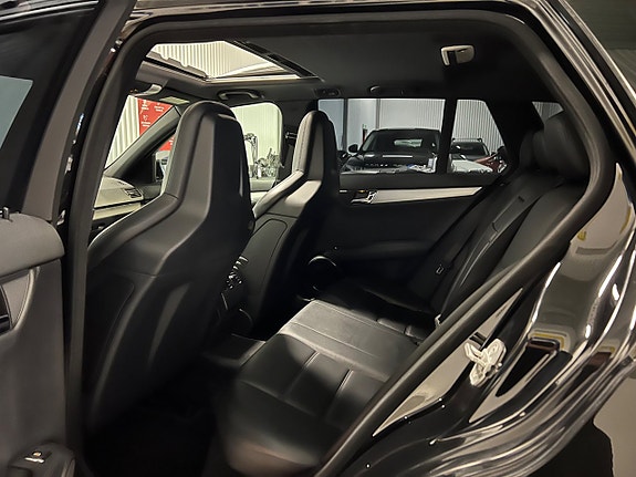 Mercedes-Benz C63 13 of 18