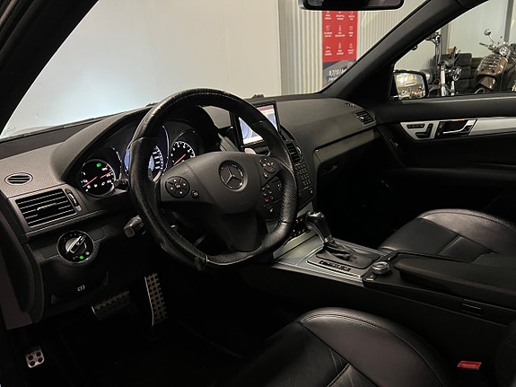 Mercedes-Benz C63 11 of 18