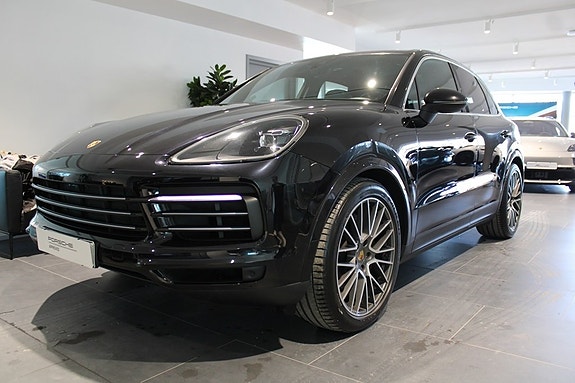 Porsche Cayenne 5 of 5