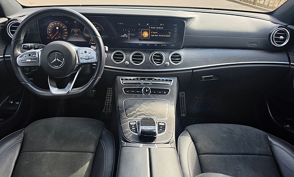 Mercedes-Benz E200 4 of 5