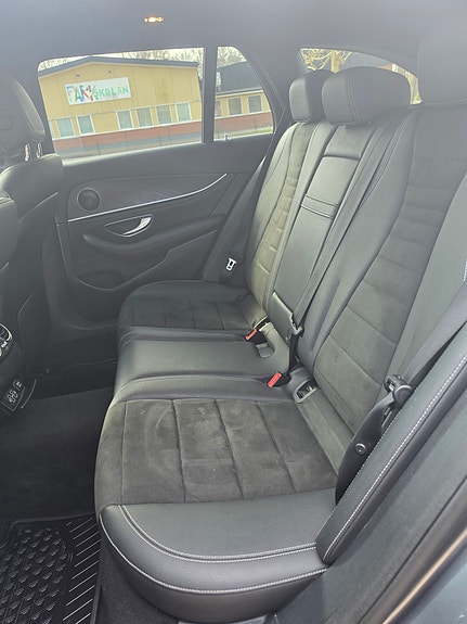 Mercedes-Benz E200 5 of 5